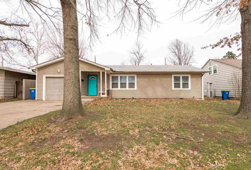 3 Bedrooms Bedrooms, ,1 BathroomBathrooms,Residential,Single Family,Arrowhead,1,131592