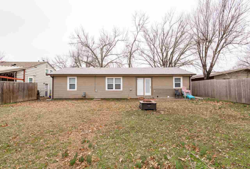 3 Bedrooms Bedrooms, ,1 BathroomBathrooms,Residential,Single Family,Arrowhead,1,131592