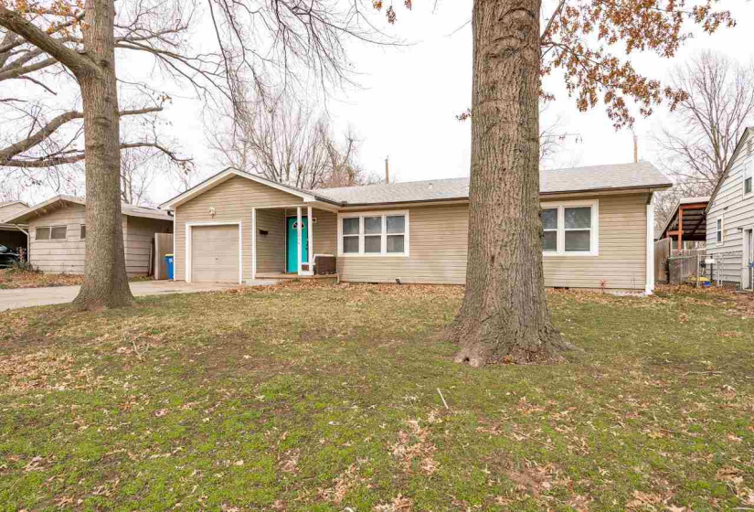 3 Bedrooms Bedrooms, ,1 BathroomBathrooms,Residential,Single Family,Arrowhead,1,131592