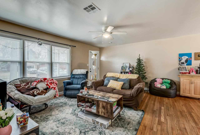 3 Bedrooms Bedrooms, ,1 BathroomBathrooms,Residential,Single Family,Arrowhead,1,131592