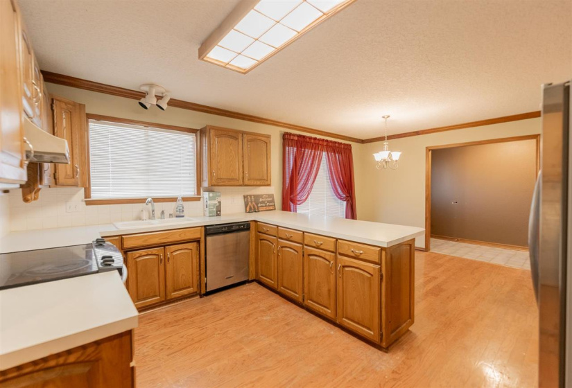 3 Bedrooms Bedrooms, ,2 BathroomsBathrooms,Residential,Single Family,Westbrook,1,131595