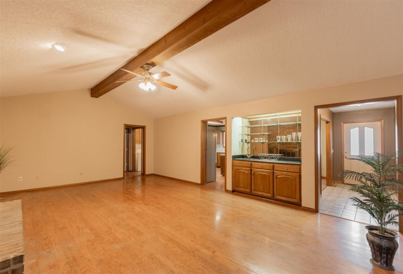3 Bedrooms Bedrooms, ,2 BathroomsBathrooms,Residential,Single Family,Westbrook,1,131595