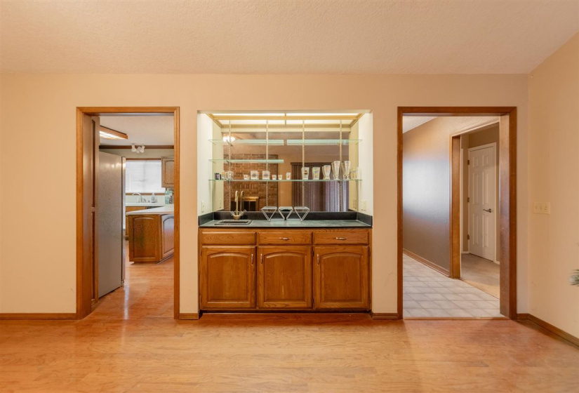 3 Bedrooms Bedrooms, ,2 BathroomsBathrooms,Residential,Single Family,Westbrook,1,131595