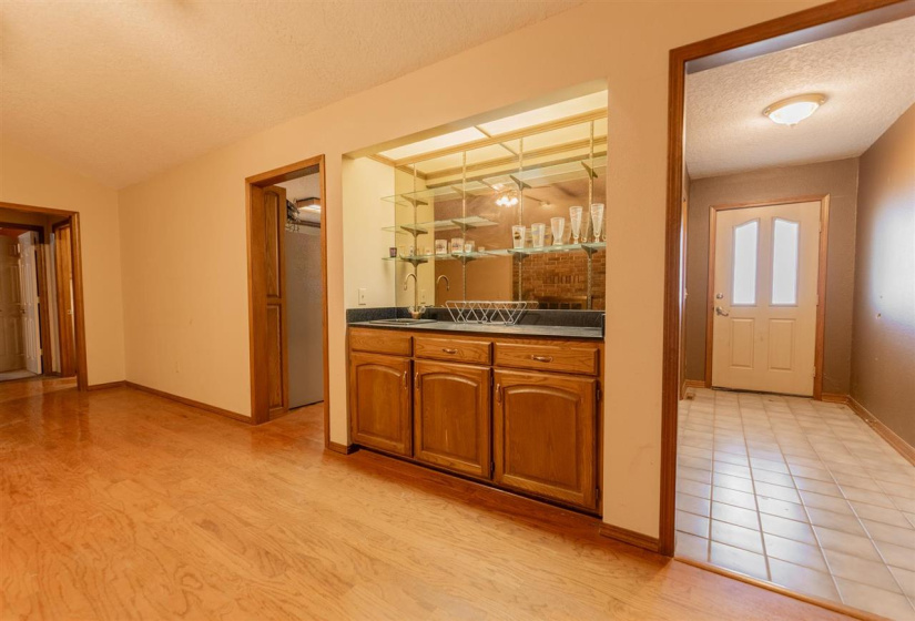 3 Bedrooms Bedrooms, ,2 BathroomsBathrooms,Residential,Single Family,Westbrook,1,131595