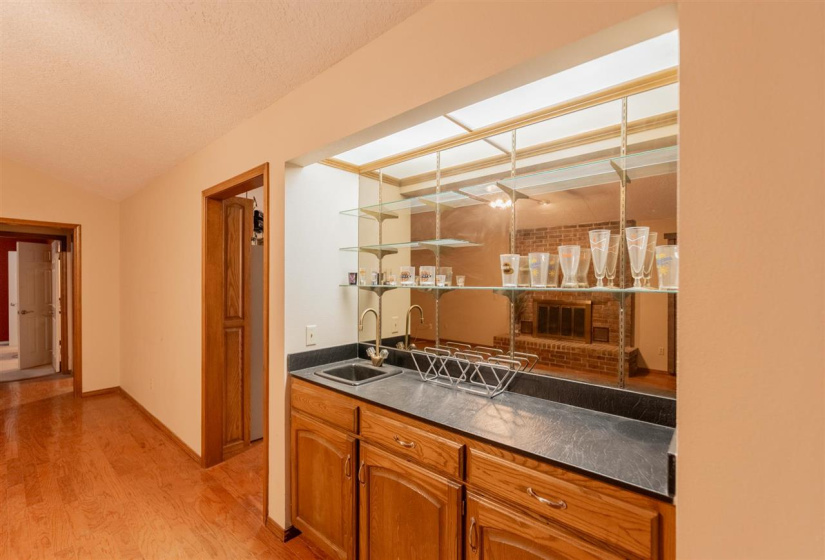 3 Bedrooms Bedrooms, ,2 BathroomsBathrooms,Residential,Single Family,Westbrook,1,131595