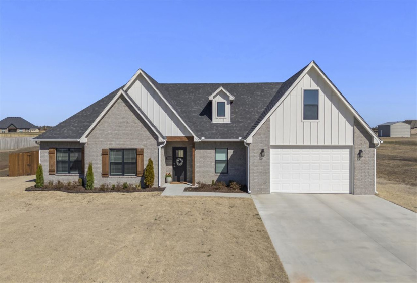 4 Bedrooms Bedrooms, ,2 BathroomsBathrooms,Residential,Single Family,Forest,1,131600