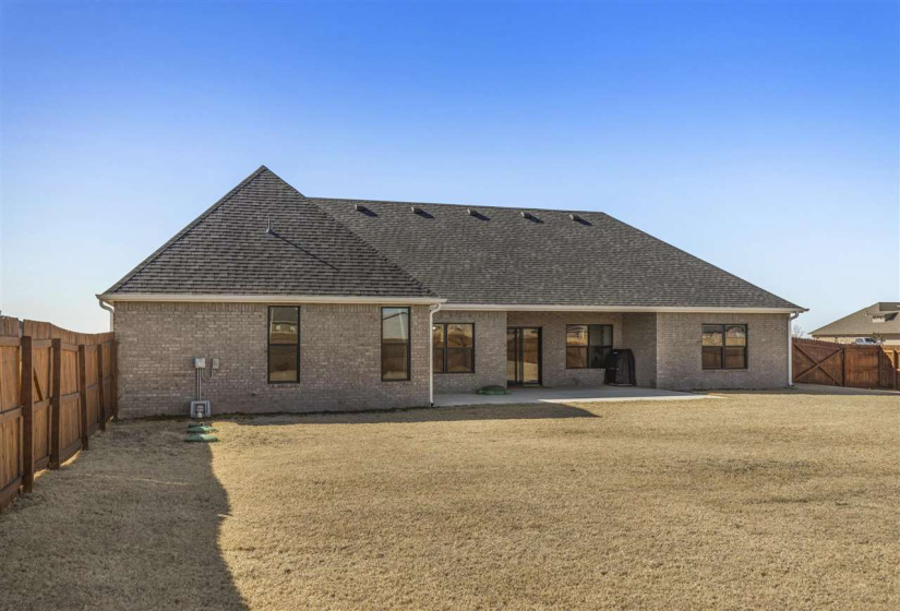 4 Bedrooms Bedrooms, ,2 BathroomsBathrooms,Residential,Single Family,Forest,1,131600