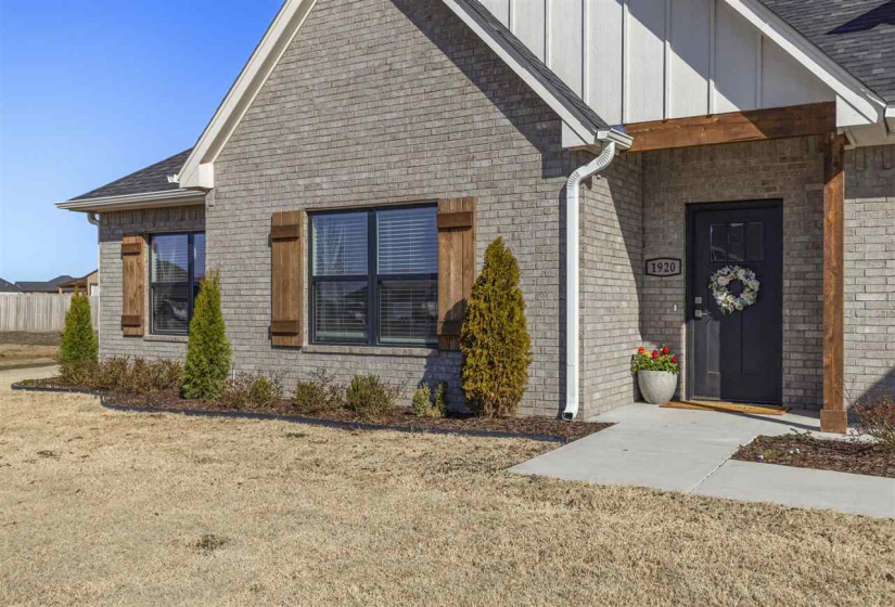 4 Bedrooms Bedrooms, ,2 BathroomsBathrooms,Residential,Single Family,Forest,1,131600