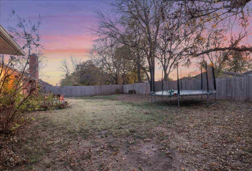 4 Bedrooms Bedrooms, ,2 BathroomsBathrooms,Residential,Single Family,Oxford Dr,1,131608