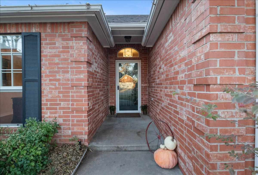 4 Bedrooms Bedrooms, ,2 BathroomsBathrooms,Residential,Single Family,Oxford Dr,1,131608