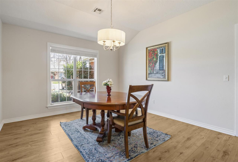 4 Bedrooms Bedrooms, ,2 BathroomsBathrooms,Residential,Single Family,Oxford Dr,1,131608