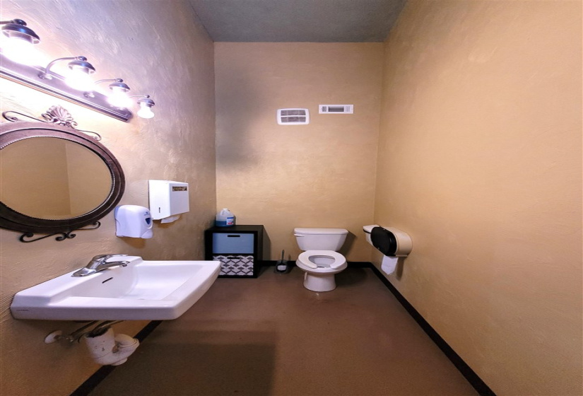 11 BathroomsBathrooms,Commercial/industrial,Commercial,Delaware,2,131619