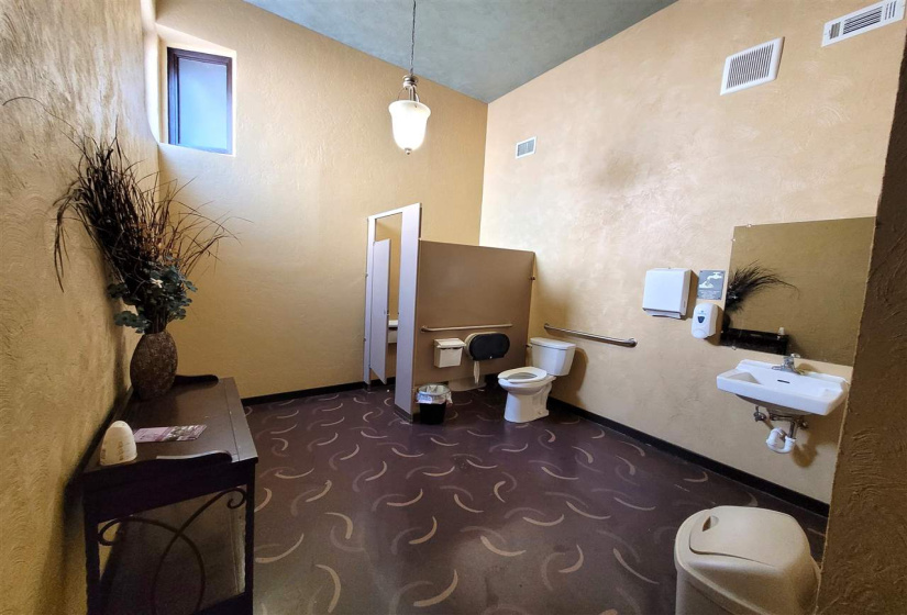13 Bedrooms Bedrooms, ,5 BathroomsBathrooms,Residential,Single Family,Delaware,2,131618