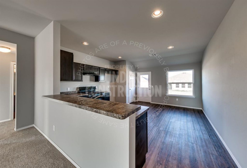 4 Bedrooms Bedrooms, ,2 BathroomsBathrooms,Residential,Single Family,Hilltop,1,131625