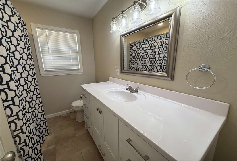 3 Bedrooms Bedrooms, ,1 BathroomBathrooms,Residential,Single Family,8th,1,131626