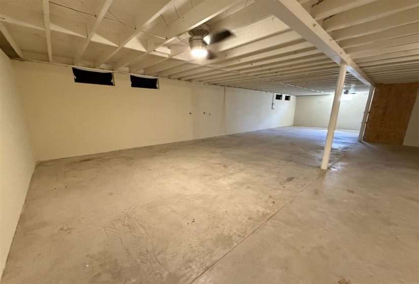 3 Bedrooms Bedrooms, ,1 BathroomBathrooms,Residential,Single Family,8th,1,131626