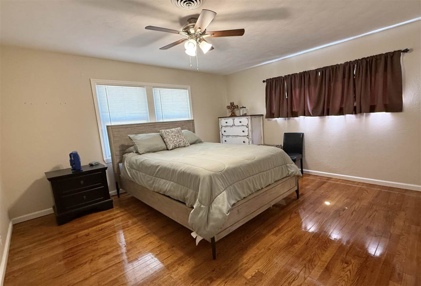 3 Bedrooms Bedrooms, ,1 BathroomBathrooms,Residential,Single Family,8th,1,131626