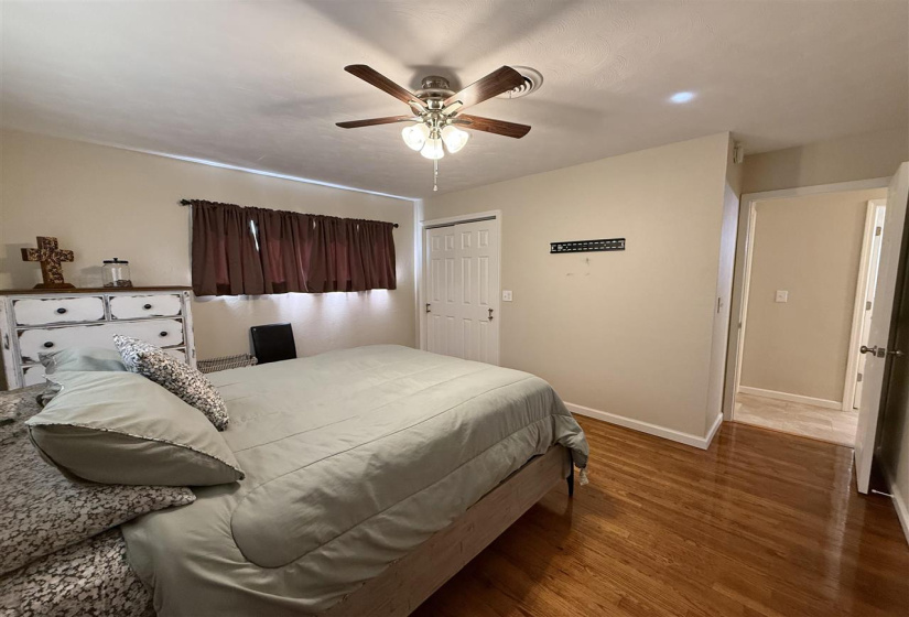 3 Bedrooms Bedrooms, ,1 BathroomBathrooms,Residential,Single Family,8th,1,131626
