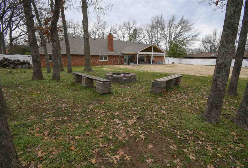 4 Bedrooms Bedrooms, ,2 BathroomsBathrooms,Residential,Single Family,Black Oak,1,131629