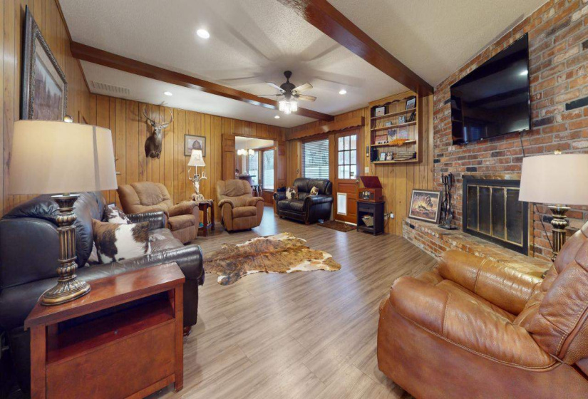 4 Bedrooms Bedrooms, ,2 BathroomsBathrooms,Residential,Single Family,Black Oak,1,131629