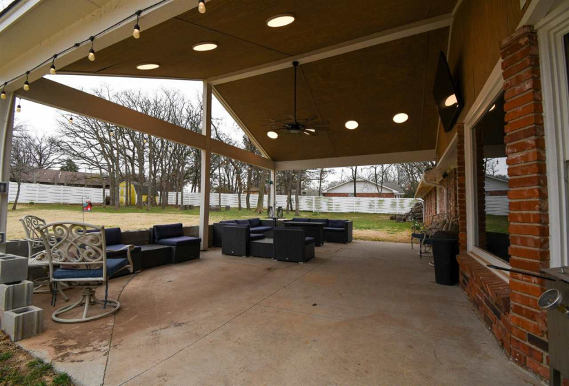 4 Bedrooms Bedrooms, ,2 BathroomsBathrooms,Residential,Single Family,Black Oak,1,131629