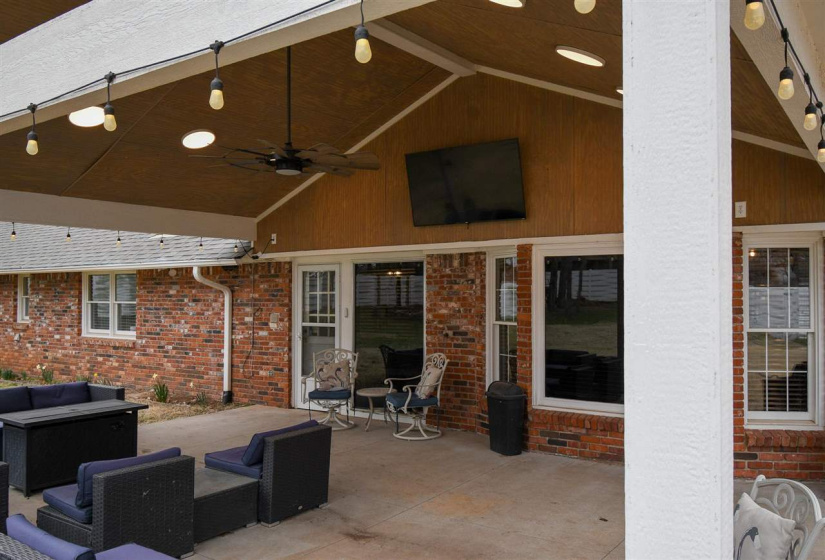 4 Bedrooms Bedrooms, ,2 BathroomsBathrooms,Residential,Single Family,Black Oak,1,131629