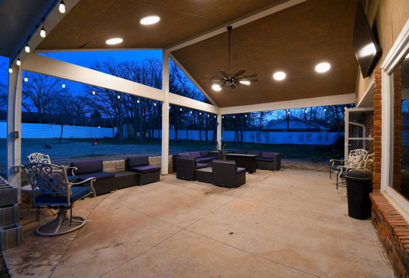 4 Bedrooms Bedrooms, ,2 BathroomsBathrooms,Residential,Single Family,Black Oak,1,131629