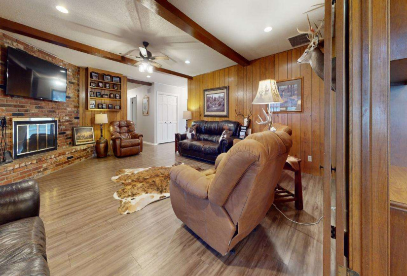 4 Bedrooms Bedrooms, ,2 BathroomsBathrooms,Residential,Single Family,Black Oak,1,131629