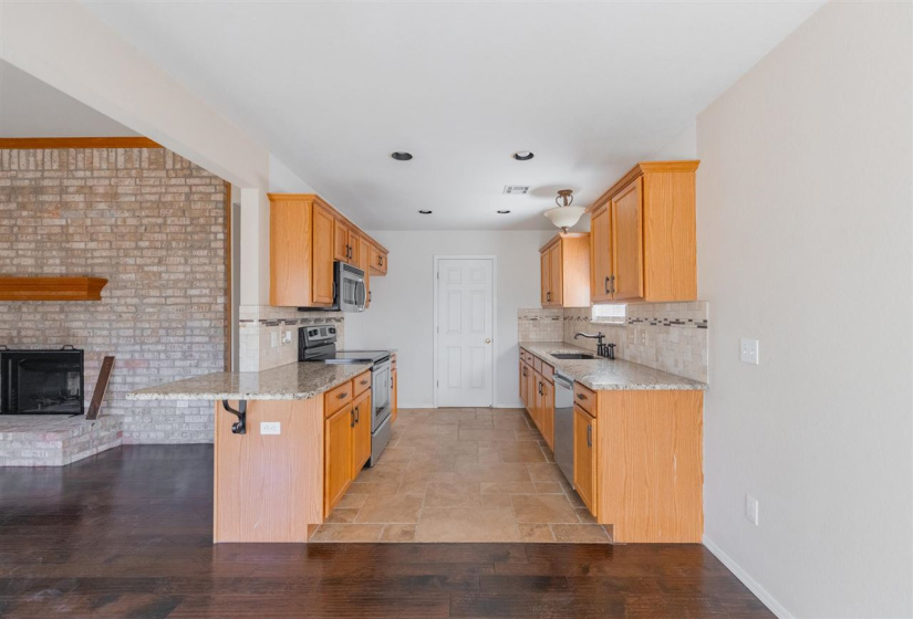 3 Bedrooms Bedrooms, ,2 BathroomsBathrooms,Residential,Single Family,45th,1,131633