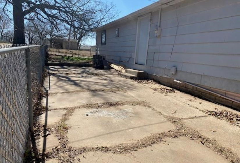 3 Bedrooms Bedrooms, ,2 BathroomsBathrooms,Residential,Single Family,B,1,131637