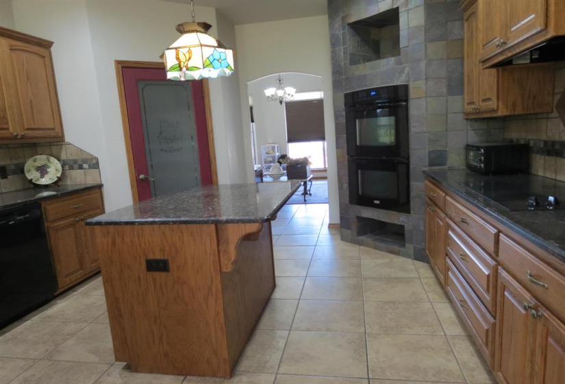 4 Bedrooms Bedrooms, ,2 BathroomsBathrooms,Residential,Single Family,White Oak,1,131643