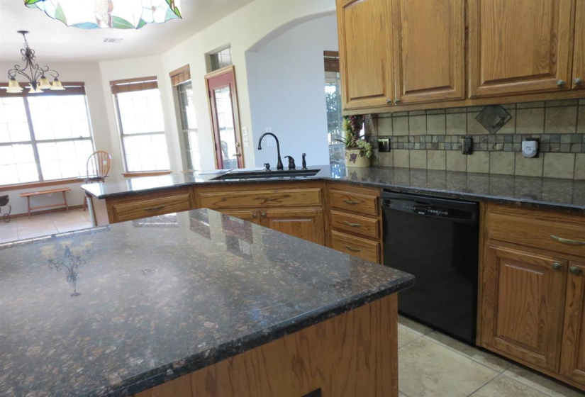 4 Bedrooms Bedrooms, ,2 BathroomsBathrooms,Residential,Single Family,White Oak,1,131643