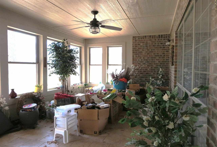 4 Bedrooms Bedrooms, ,2 BathroomsBathrooms,Residential,Single Family,White Oak,1,131643