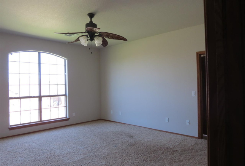 4 Bedrooms Bedrooms, ,2 BathroomsBathrooms,Residential,Single Family,White Oak,1,131643