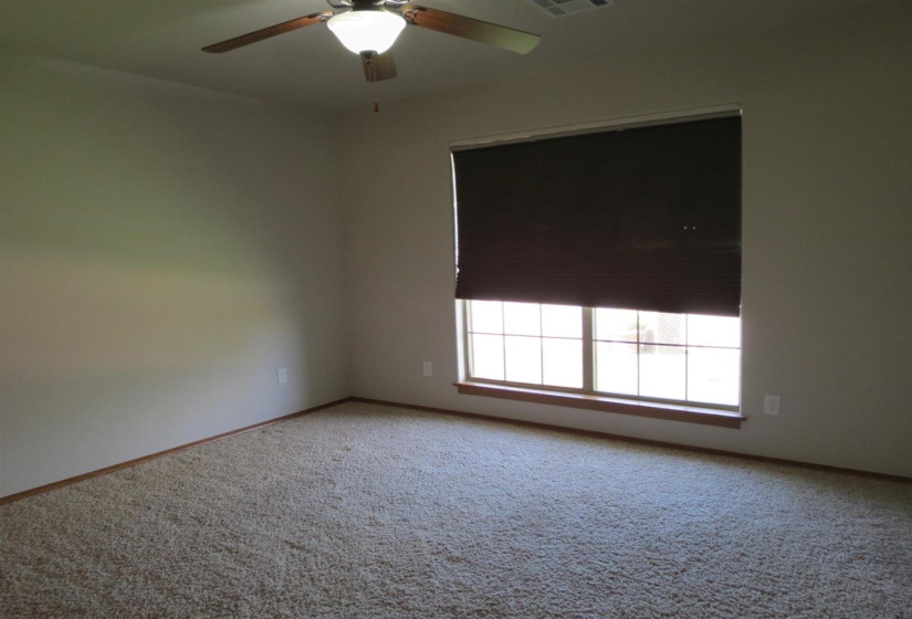 4 Bedrooms Bedrooms, ,2 BathroomsBathrooms,Residential,Single Family,White Oak,1,131643