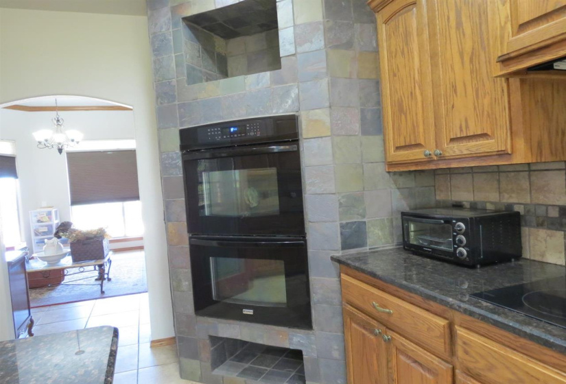 4 Bedrooms Bedrooms, ,2 BathroomsBathrooms,Residential,Single Family,White Oak,1,131643