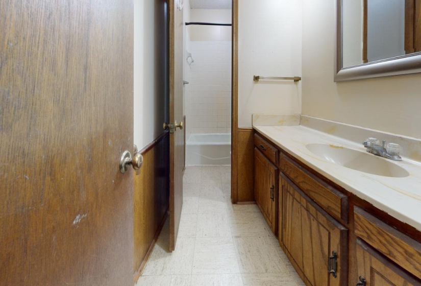 0 , 0 ,3 BathroomsBathrooms,Multi-family,Duplex,18th,1,131653