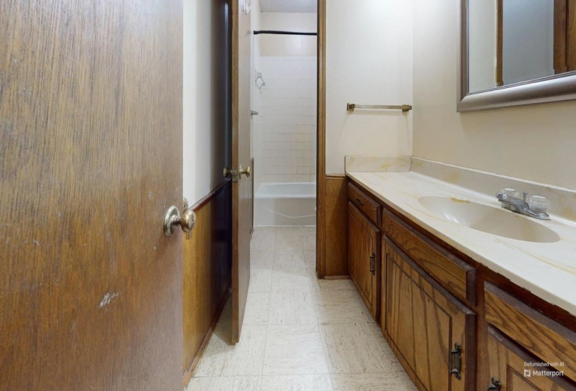 0 , 0 ,3 BathroomsBathrooms,Multi-family,Duplex,18th,1,131653
