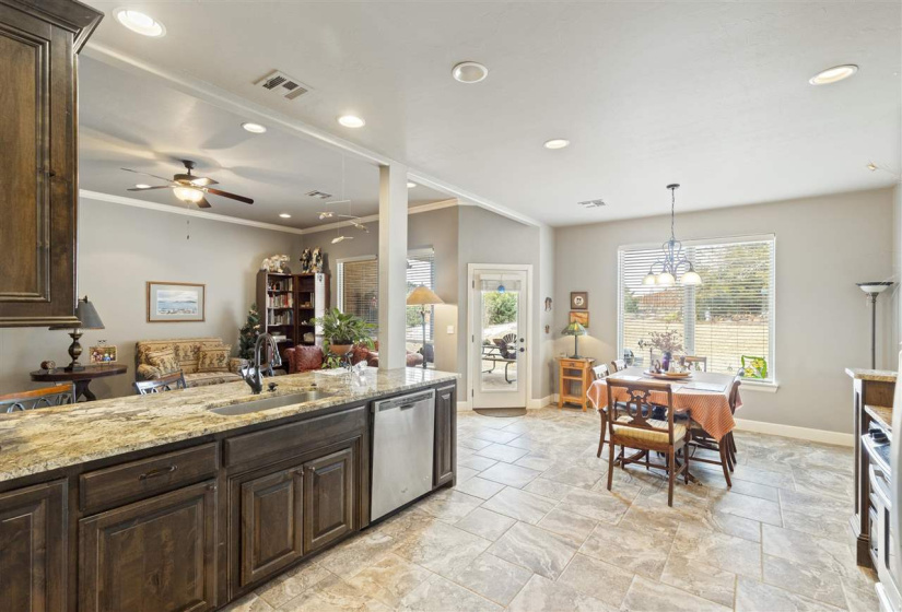 3 Bedrooms Bedrooms, ,2 BathroomsBathrooms,Residential,Single Family,Aloysius,1,131652