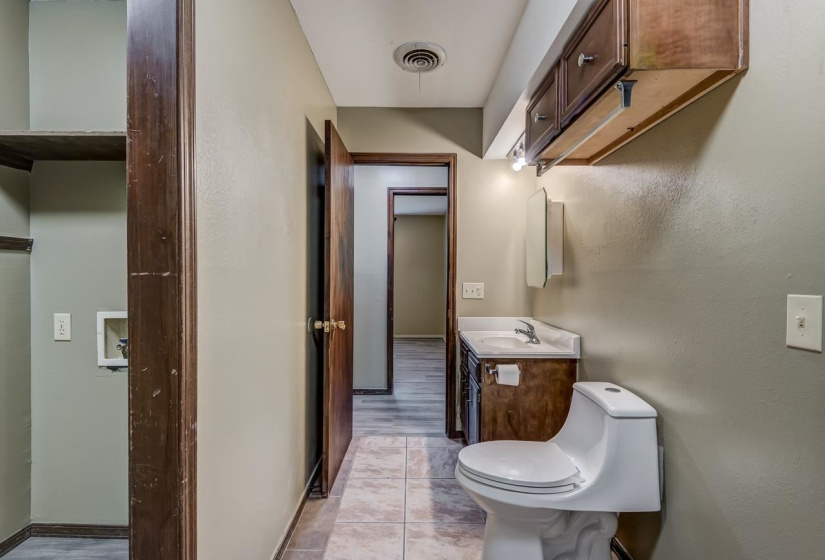 3 Bedrooms Bedrooms, ,1 BathroomBathrooms,Residential,Single Family,4th,1,131654