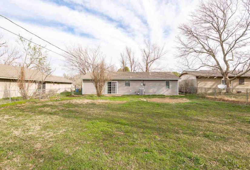 3 Bedrooms Bedrooms, ,1 BathroomBathrooms,Residential,Single Family,4th,1,131654
