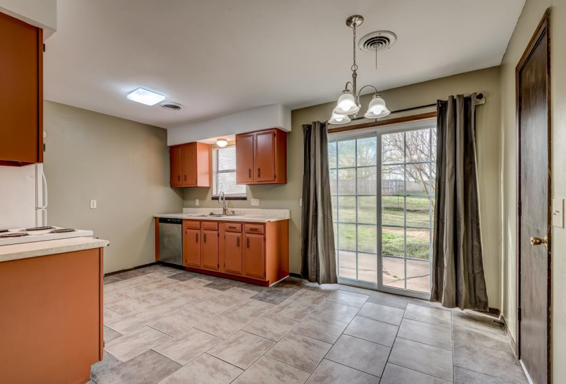 3 Bedrooms Bedrooms, ,1 BathroomBathrooms,Residential,Single Family,4th,1,131654