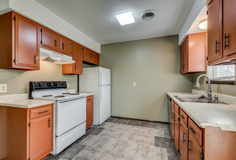 3 Bedrooms Bedrooms, ,1 BathroomBathrooms,Residential,Single Family,4th,1,131654