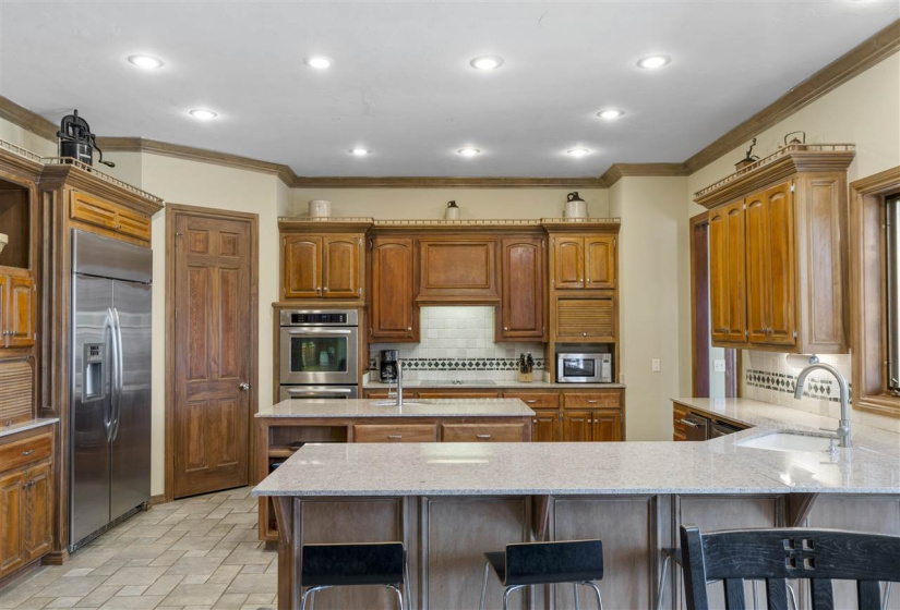 5 Bedrooms Bedrooms, 0 ,4 BathroomsBathrooms,Residential,Single Family,Champion,1.5,131655