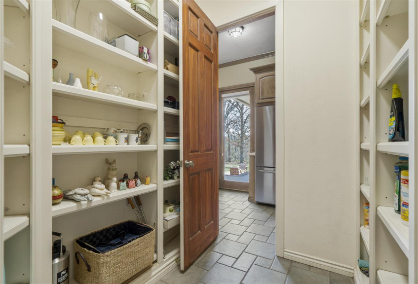 5 Bedrooms Bedrooms, 0 ,4 BathroomsBathrooms,Residential,Single Family,Champion,1.5,131655