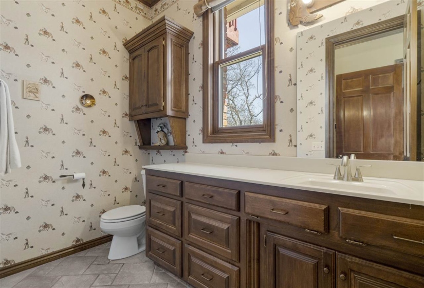 5 Bedrooms Bedrooms, 0 ,4 BathroomsBathrooms,Residential,Single Family,Champion,1.5,131655