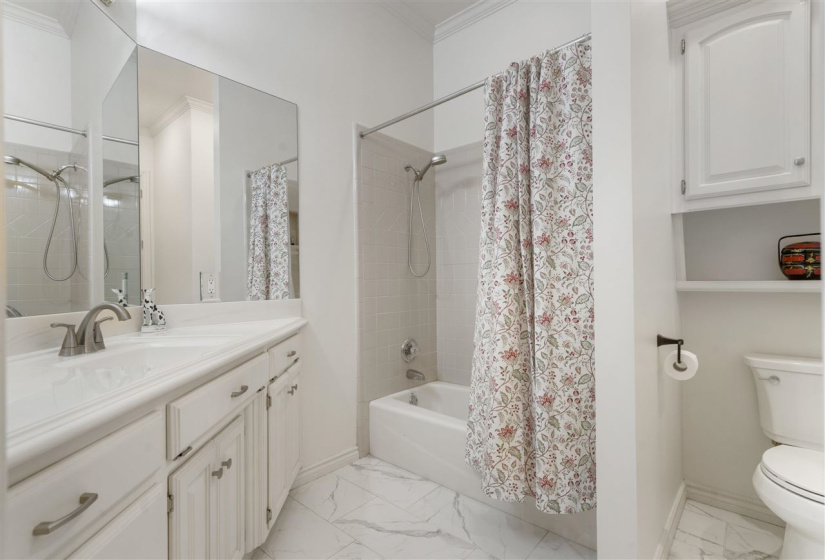 5 Bedrooms Bedrooms, 0 ,4 BathroomsBathrooms,Residential,Single Family,Champion,1.5,131655