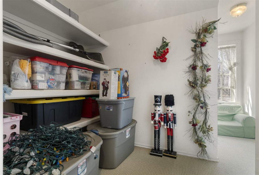 5 Bedrooms Bedrooms, 0 ,4 BathroomsBathrooms,Residential,Single Family,Champion,1.5,131655