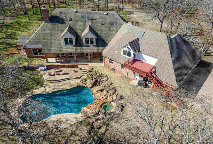 5 Bedrooms Bedrooms, 0 ,4 BathroomsBathrooms,Residential,Single Family,Champion,1.5,131655