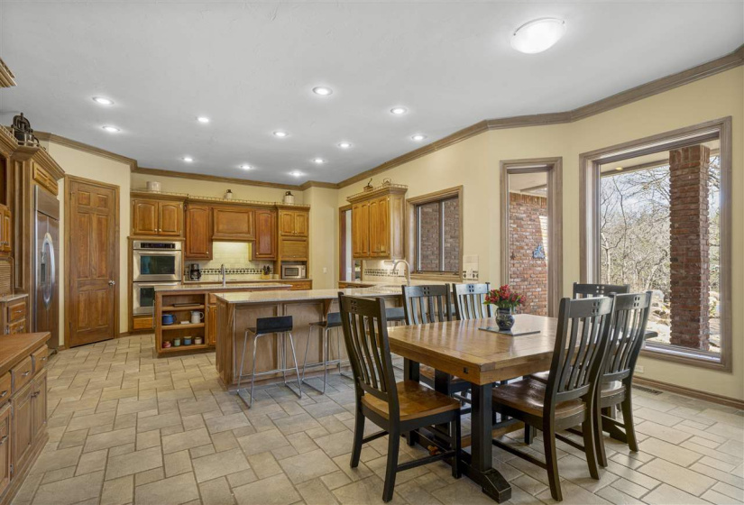 5 Bedrooms Bedrooms, 0 ,4 BathroomsBathrooms,Residential,Single Family,Champion,1.5,131655